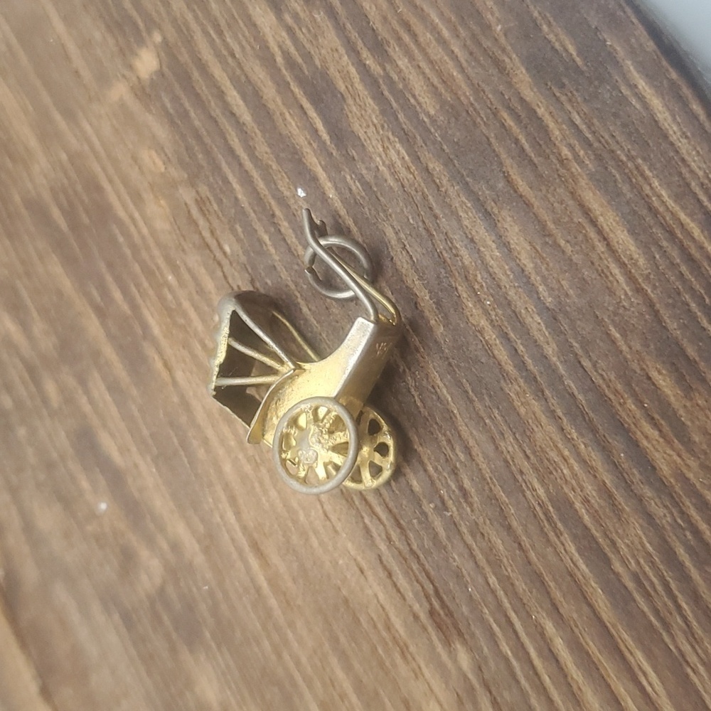 14k gold old buggy charm rickshaw vintage - Picture 2 of 3